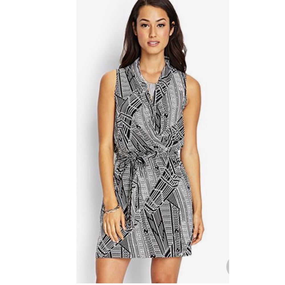 FOREVER 21 Monochrome Tribal Print Surplice Dress